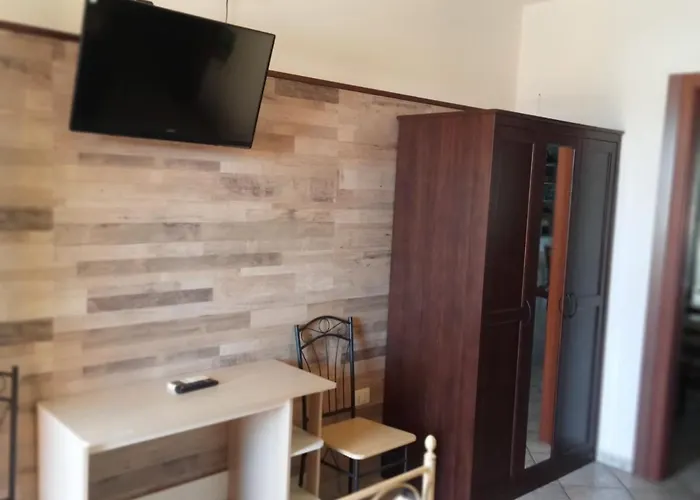 Il Girasole 住宿加早餐酒店 阿塞米尼